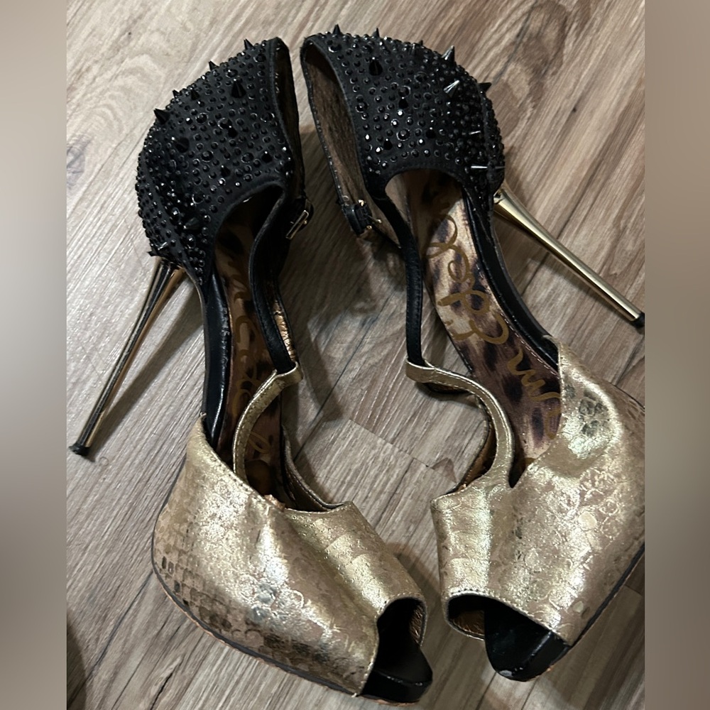 Designer Sam Edelman Scarlett Black /Gold Suede Leather Spiked Heels Size 9.5 - Picture 7 of 9
